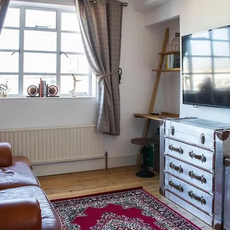 Beautifully Decorated Contemporary 2 Bedroom Flat London Exterior photo