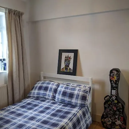 Beautifully Decorated Contemporary 2 Bedroom Flat London Exterior photo
