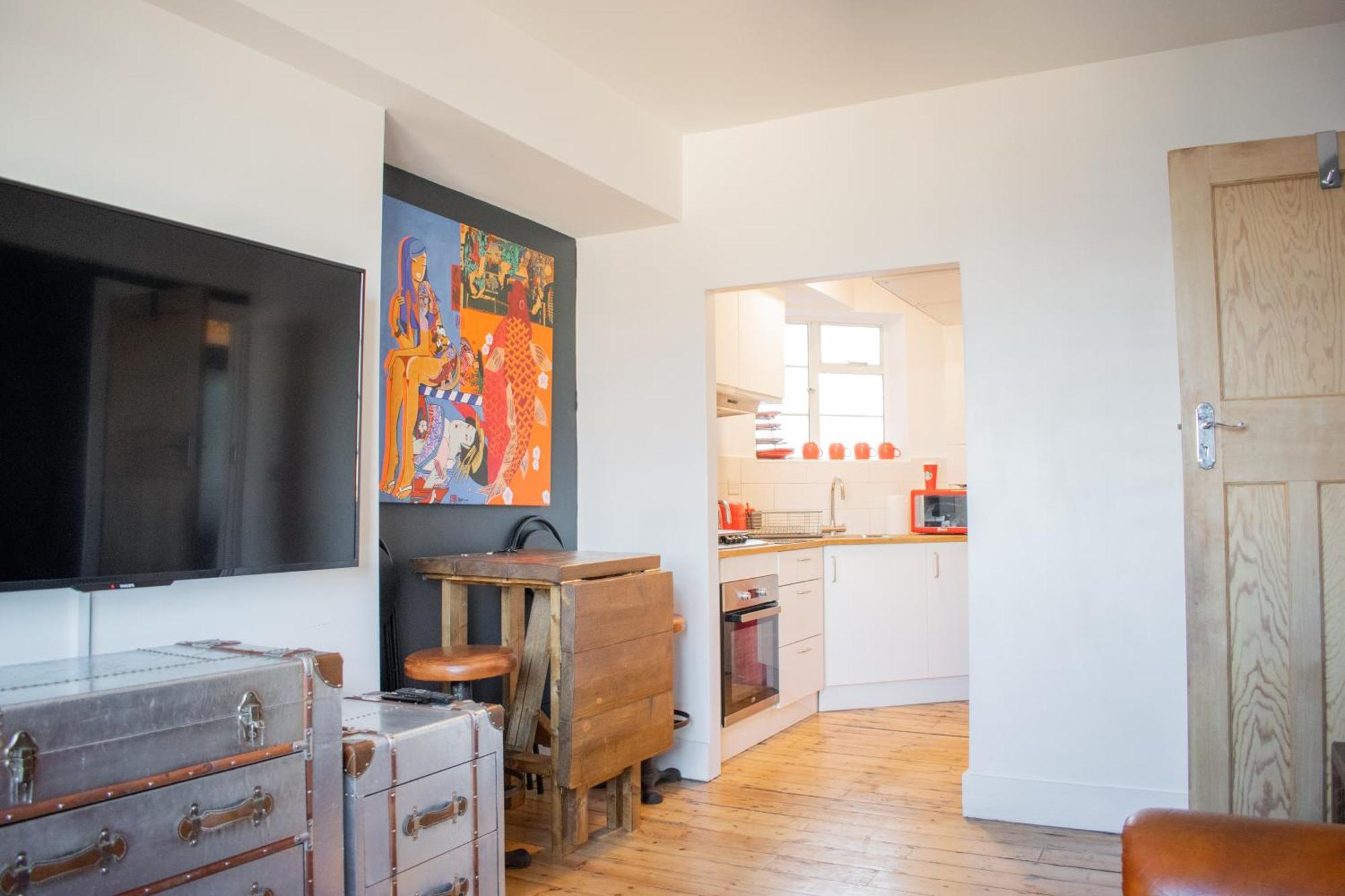 Beautifully Decorated Contemporary 2 Bedroom Flat Appartement Londen