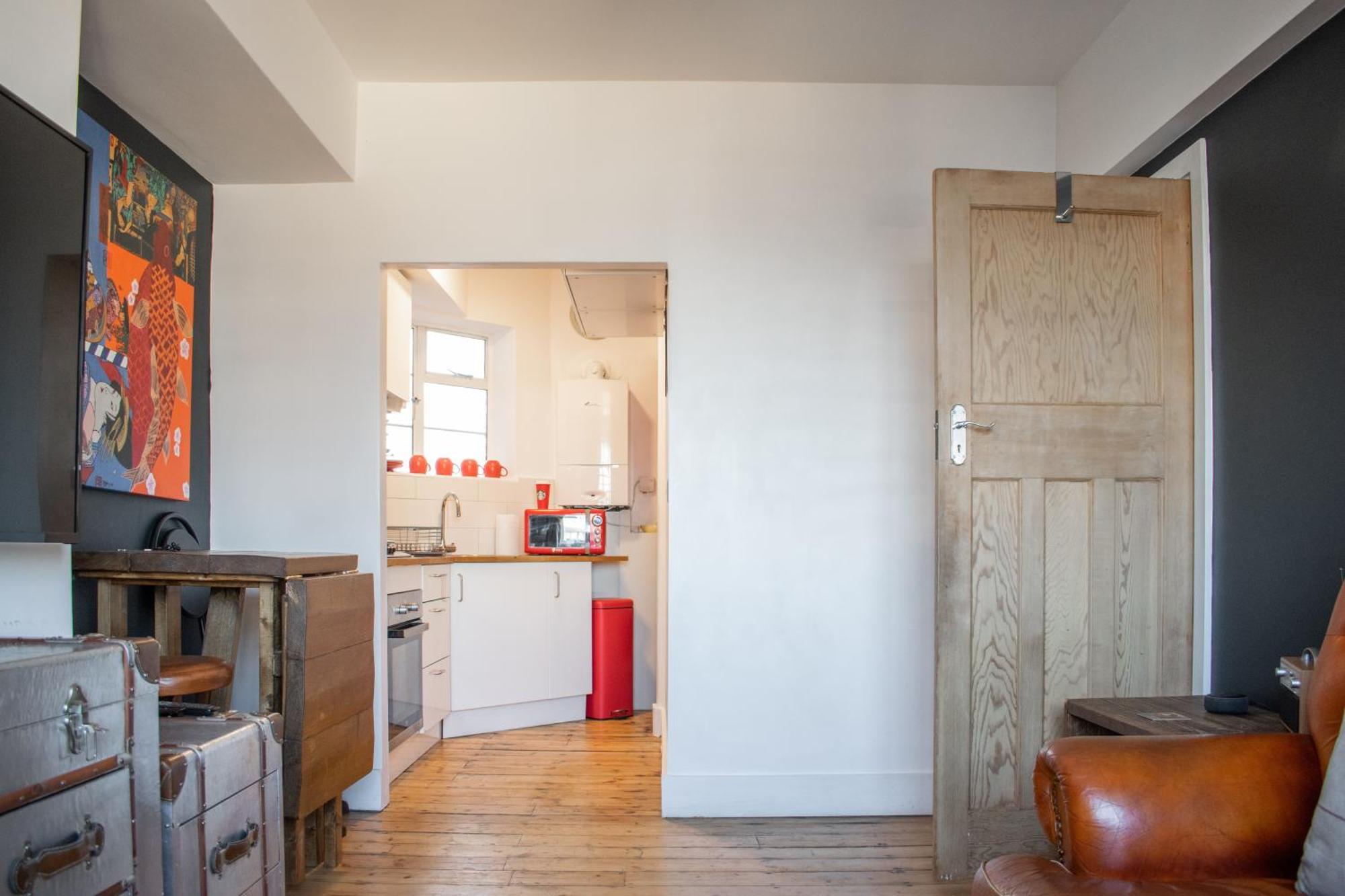 Beautifully Decorated Contemporary 2 Bedroom Flat Londra