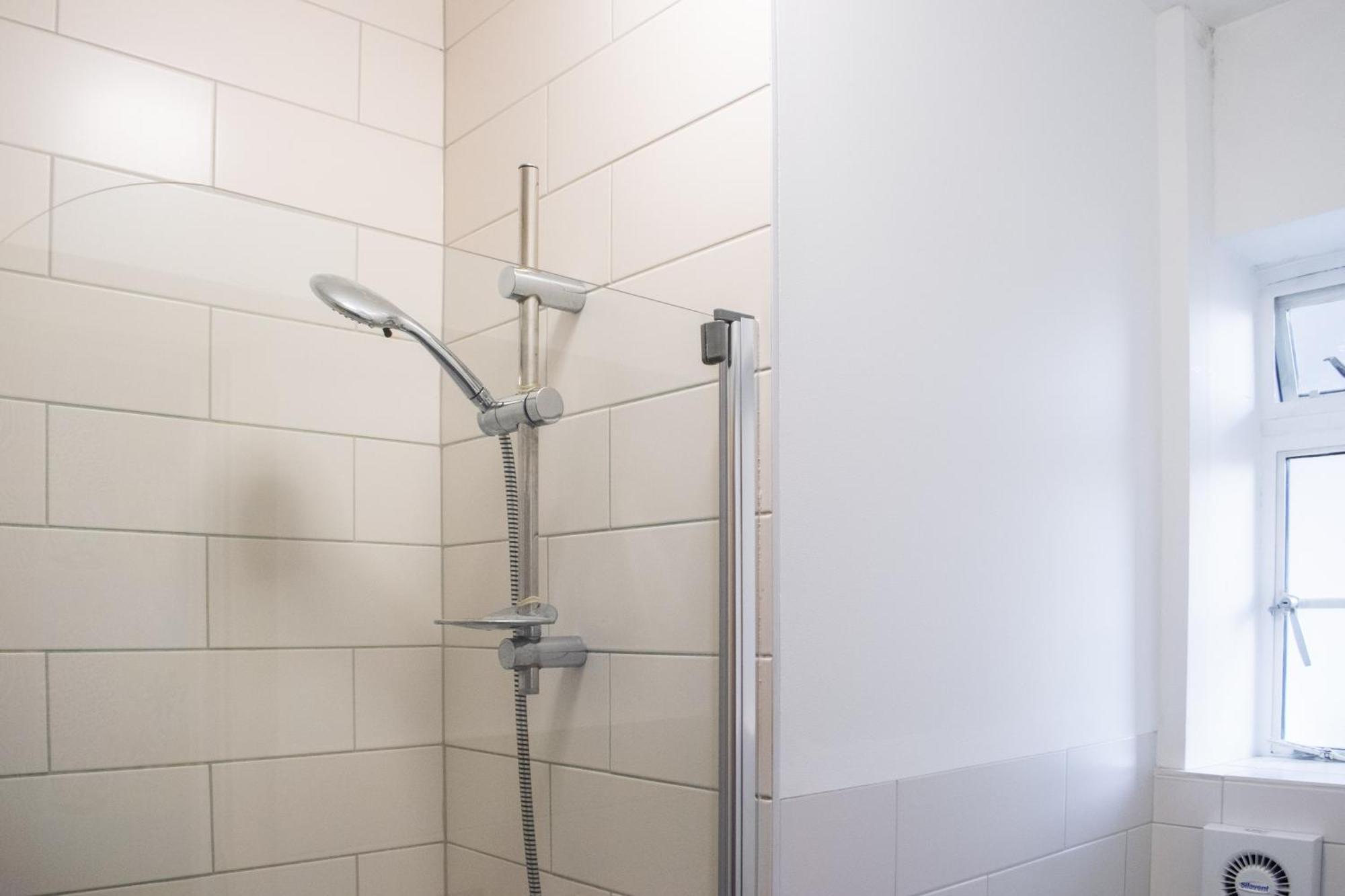 Beautifully Decorated Contemporary 2 Bedroom Flat Appartamento